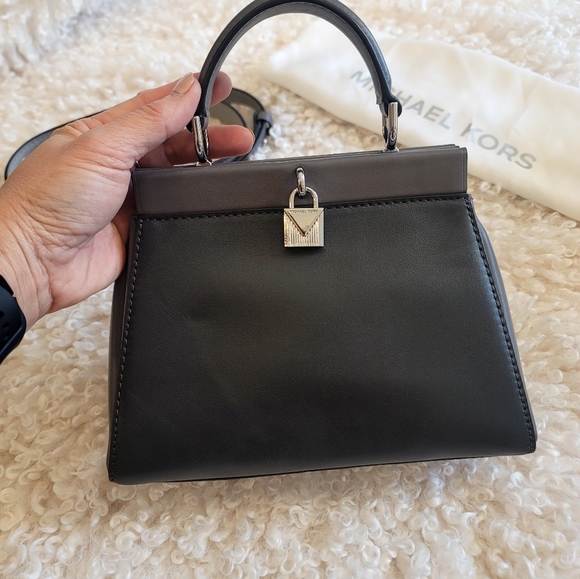 Micheal Kors bag - Picture 5 of 6